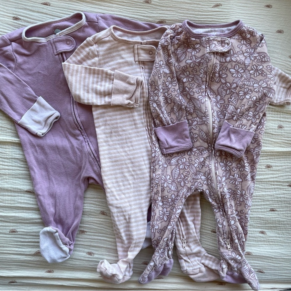Cloud Island girls footie pajamas. Size 3-6 months 🩷